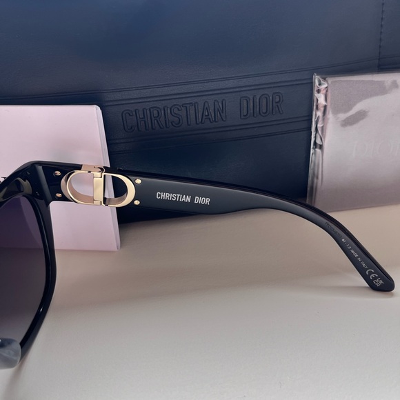 New! Authentic Dior Sunglasses - Picture 7 of 11
